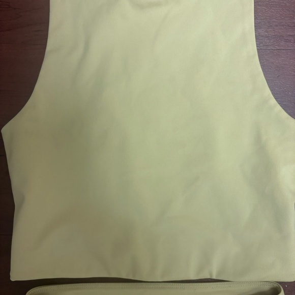 Girlfriend Collective Lime Workout Set - Picture 7 of 16